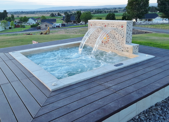 Hot Tub Or Plunge Pool Water Feature, Inground Pools With Waterfalls And Hot Tubs